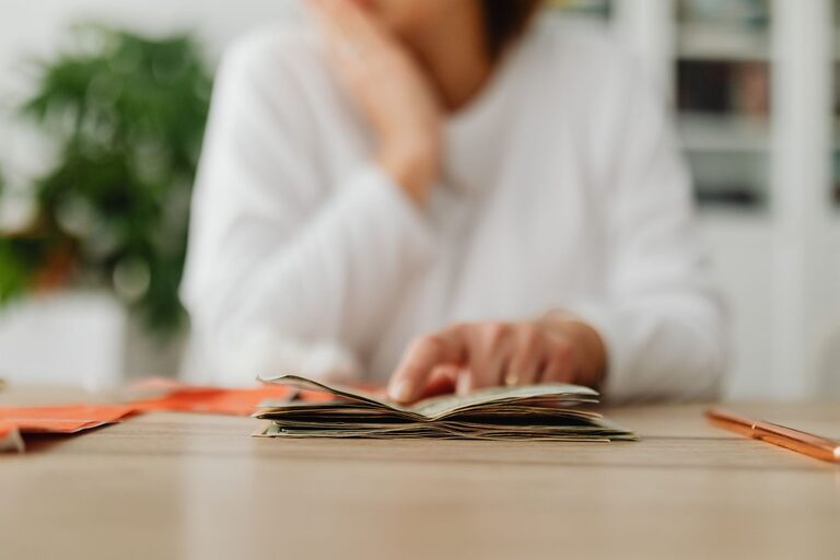Simple Budget Habits to Improve Your Everyday Life